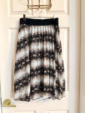 Black and tan metrowear skirt